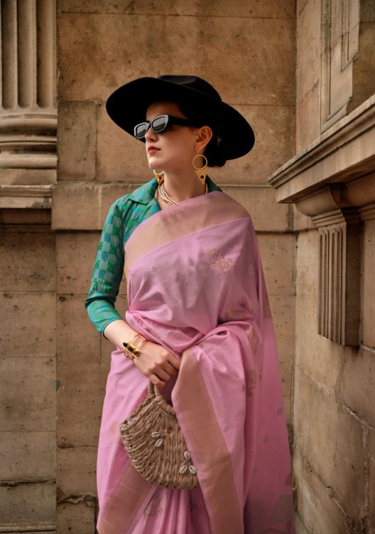 Picture of Marvelous Soft Silk Handloom Weaving Purple Saree