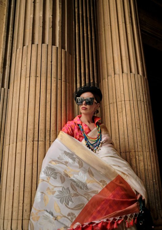 Picture of Grand Soft Silk Handloom Weaving White Saree