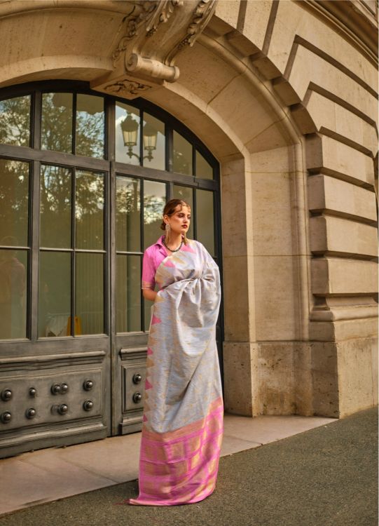 Picture of Magnificent Handloom Weaving Khadi Silk Light Grey Saree