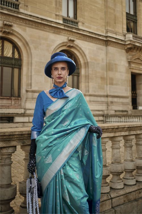 Picture of Beautiful Soft Silk Firozi Saree