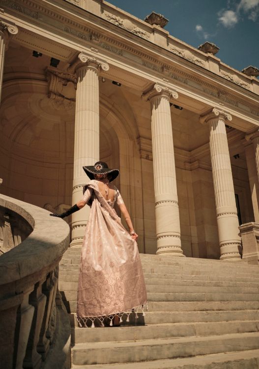 Picture of Elegant Handloom Weaving Silk Beige Saree