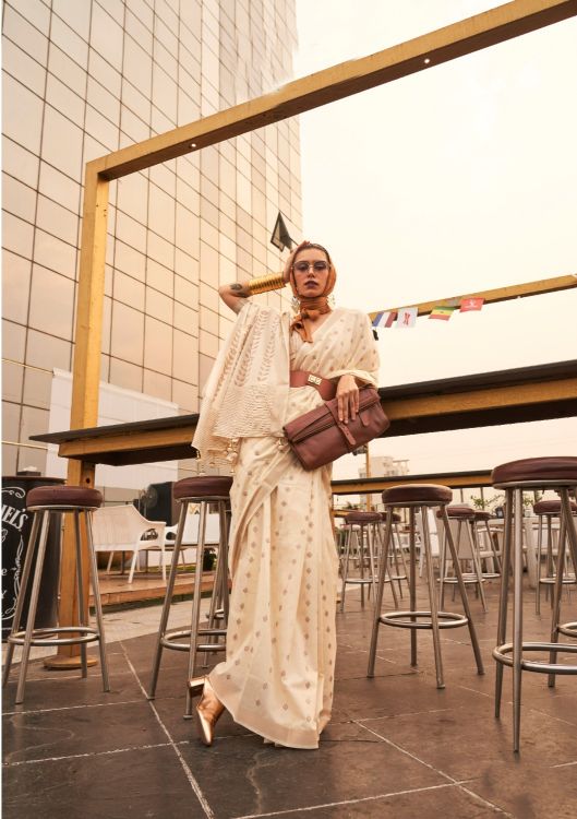 Picture of Splendid Poly Viscose Beige Saree