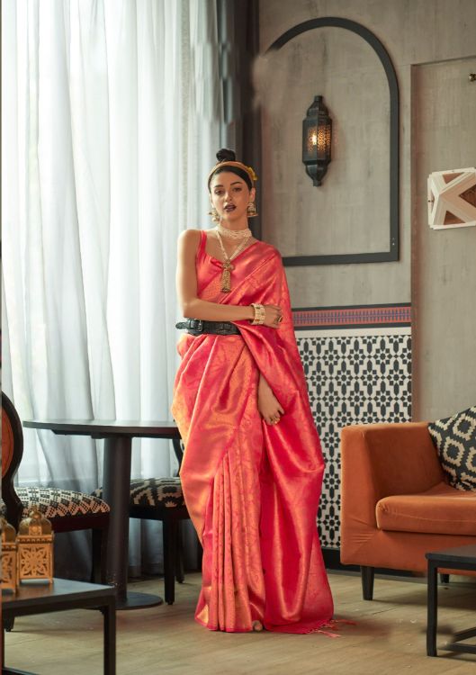 Picture of Exquisite Two Tone Handloom Weaving Pink Saree