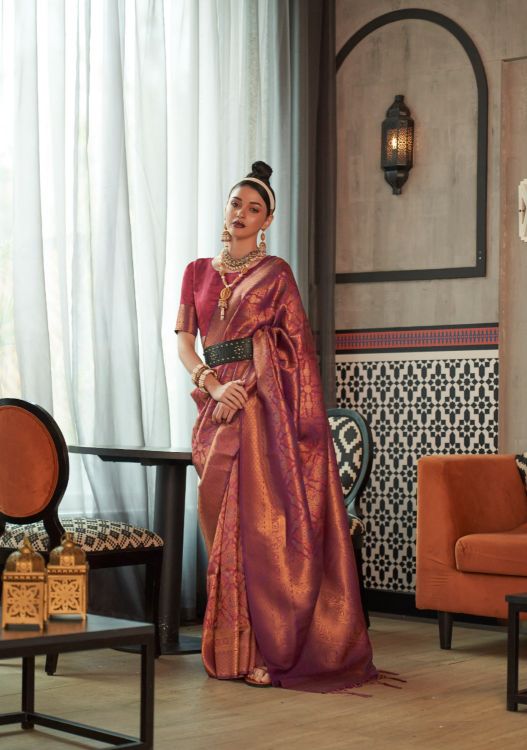 Picture of Beauteous Two Tone Handloom Weaving Maroon Saree