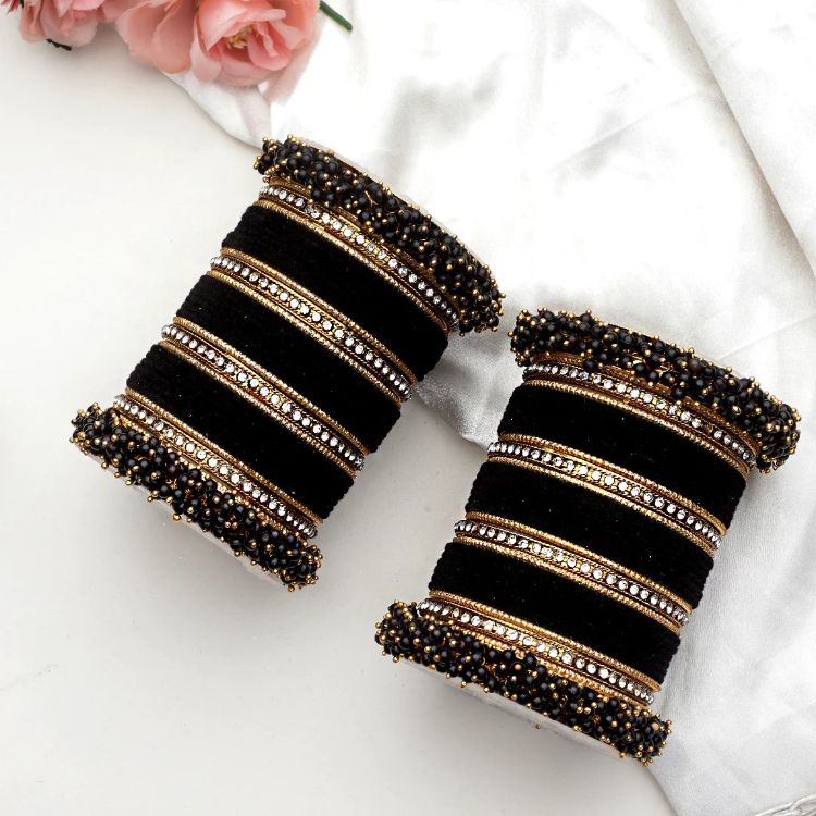 Picture of Ideal Velvet Metal Black Bangle Set