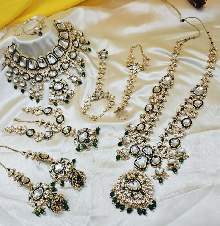 Picture of Delightful Alloy Green Necklace