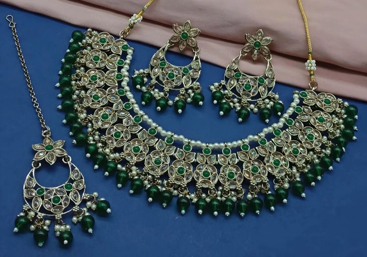 Picture of Admirable Alloy Green Necklace