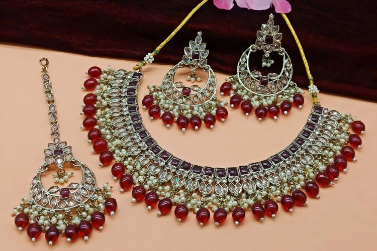Picture of Comely Alloy Maroon Necklace
