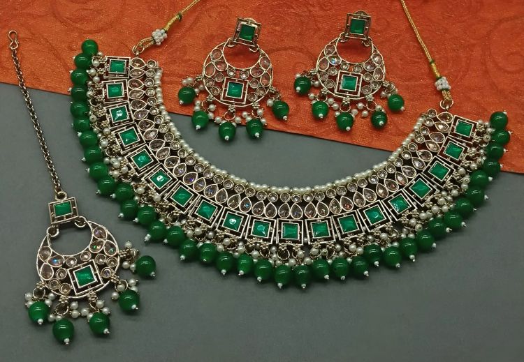 Picture of Alluring Alloy Green Necklace