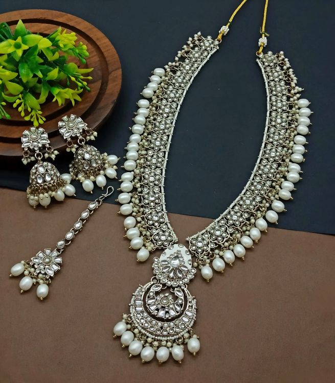 Picture of Marvelous Alloy & Stone & Moti White Necklace
